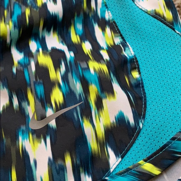 NIKE Running Shorts - Size MEDIUM - Picture 2 of 5